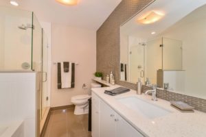 arrow lofts 710 bathroom